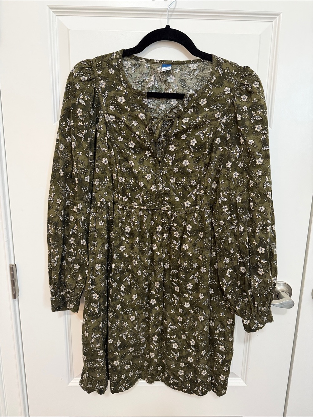 Old Navy Women's Medium Olive Floral Long-Sleeve Tie-Front Dress